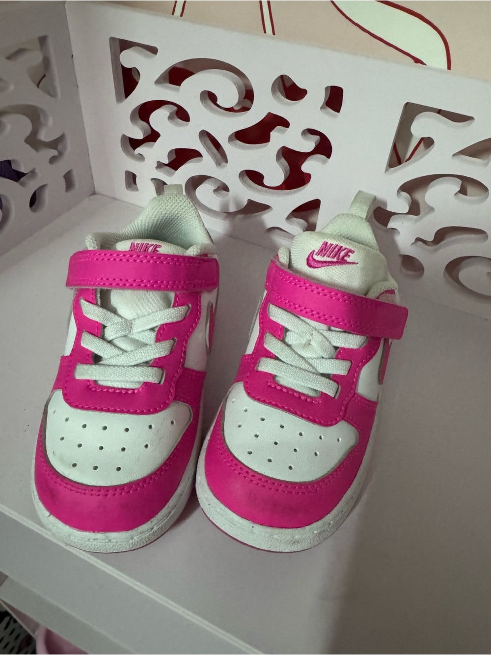 Nike toddler Girls’ Pink and White Velcro Sneakers